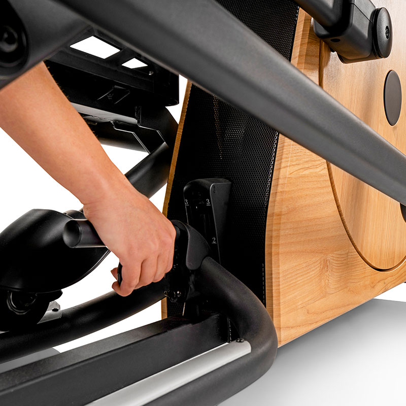 Hammer_CrossPace_7.0_elipticni_trenazer_nagib_stopalke